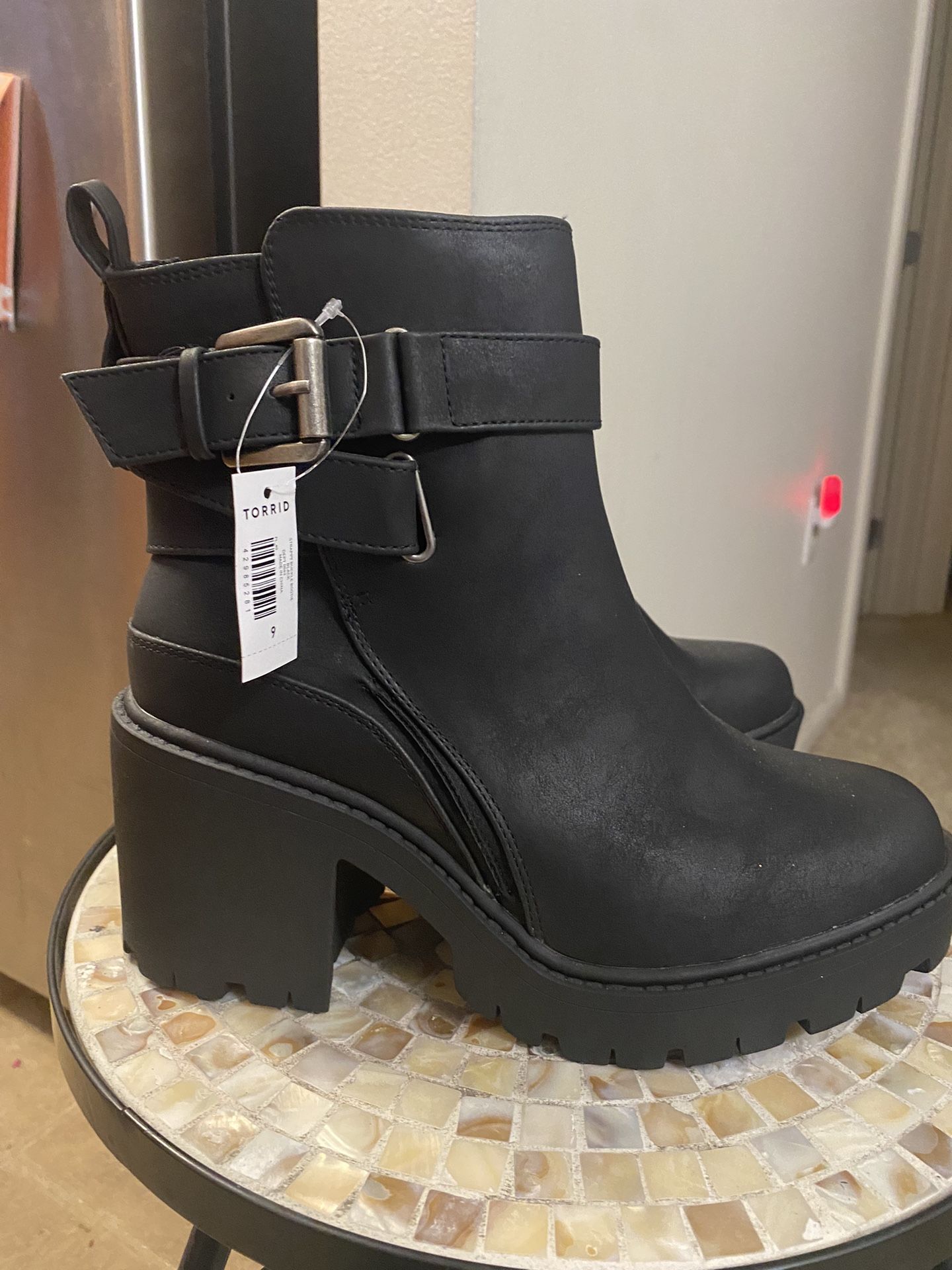 Women’s Wide Width Boots