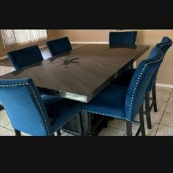 Marble Table W 6 Bar Stools Excellent Condition 