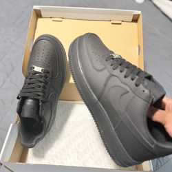 Black Air Forces 