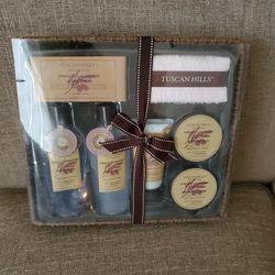 Tuscan hills beauty set