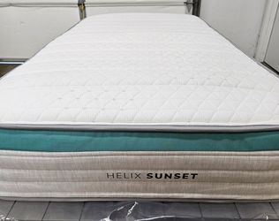 LIKE NEW! Helix Sunset Twin Mattress - Delivery Available