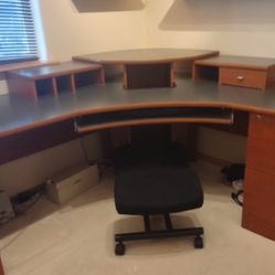 Modern Corner Office Work Station With  Ergonomic Chair