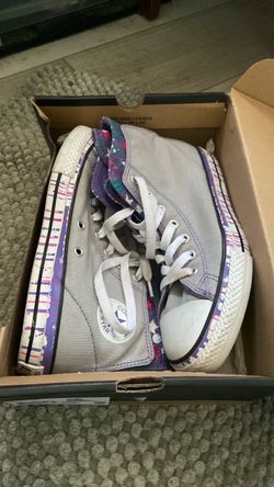 Converse size 4 shoes