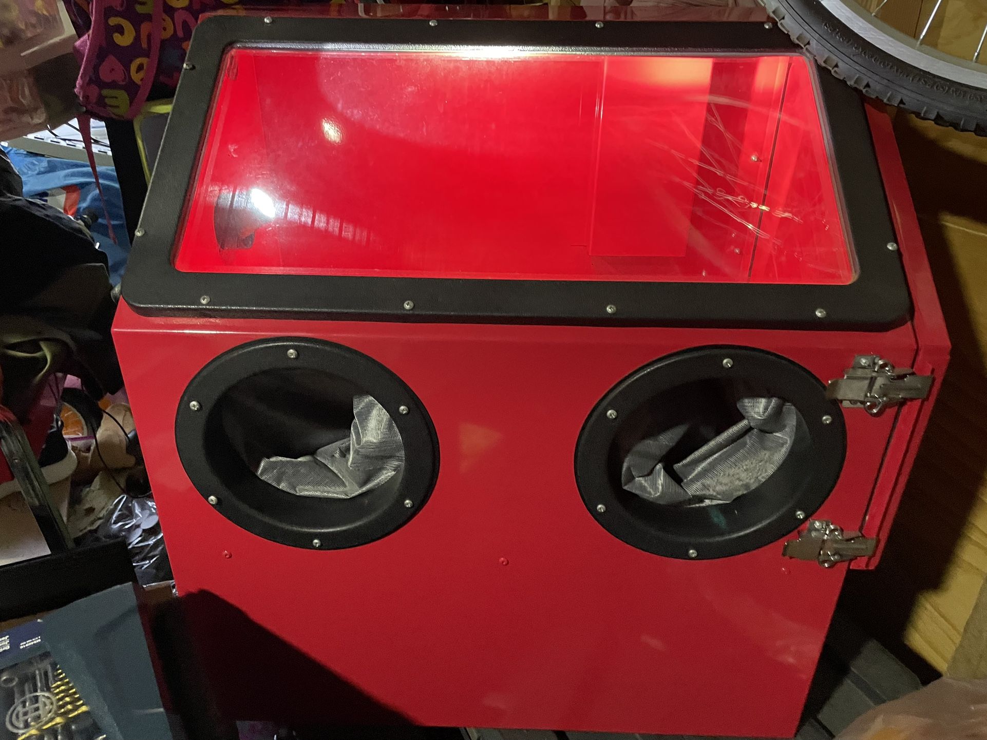 Blast Cabinet With Bast Media And Gun