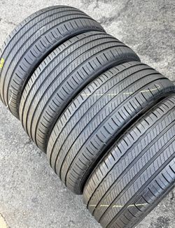 245/50r19 MICHELIN tire en perfectas condiciones de Vida las 4