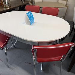 Classic Dinner Design Sets @ FURNITURE LOVE ❤️ Sane Day Delivery 🚚