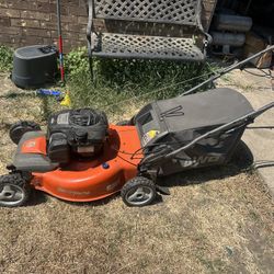  Husqvarna LC221A Lawnmower 