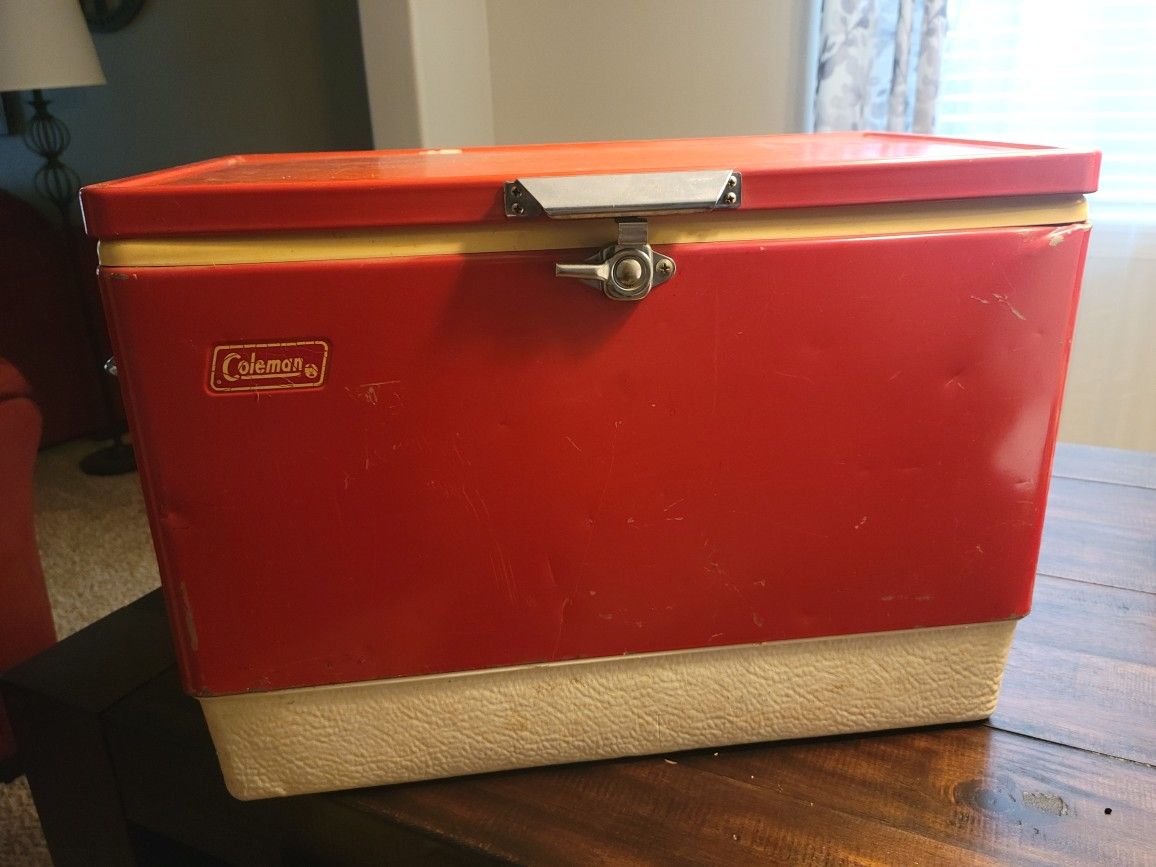 Beautiful Vintage Coleman Ice Chest/ Cooler