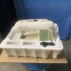 Singer Sewing Machine