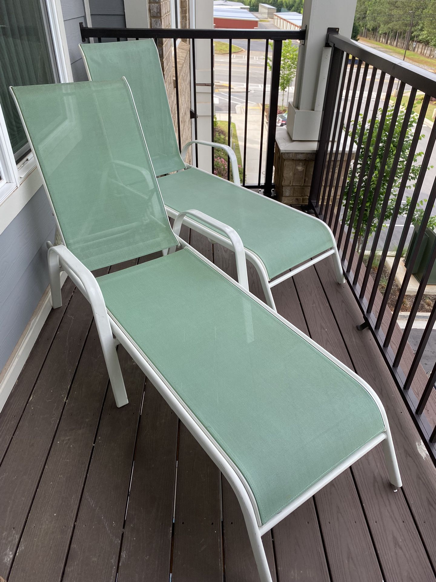 LOUNGE LAWN PATIO CHAIRS