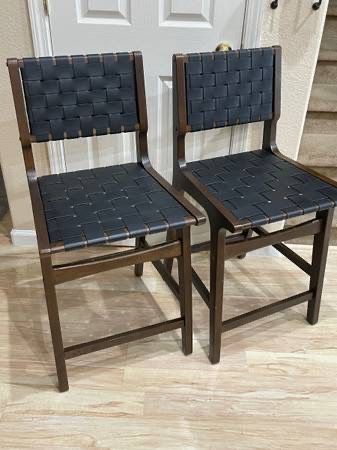 New Set of 2 Counter Height Bar Stools Black Leather Seat Walnut Wood