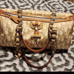 Vintage Christian Dior pink oblique monogram trotter handbag for Sale in  Santa Monica, CA - OfferUp