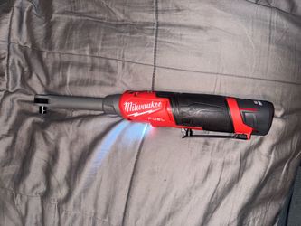M12 extended high speed ratchet with 2.5 high output battery