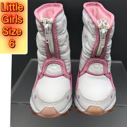 White snow boots for your little girl size 6