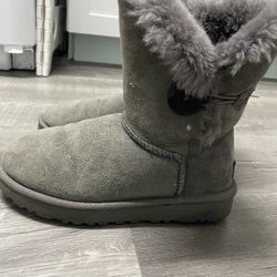 Bailey Button Ugg