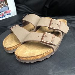 NEW! Birkenstock “Arizona” Women’s 7 Sandals