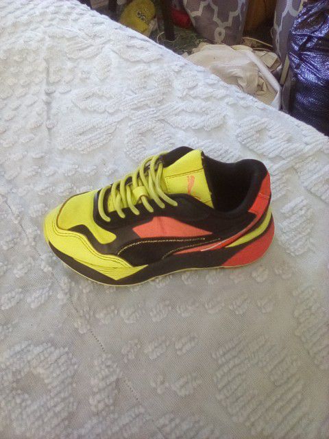Multicolored Pumas Size 10 Youth