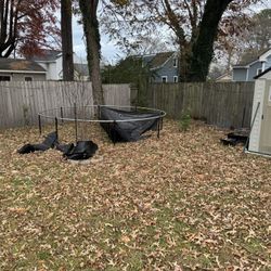 Free Trampoline 