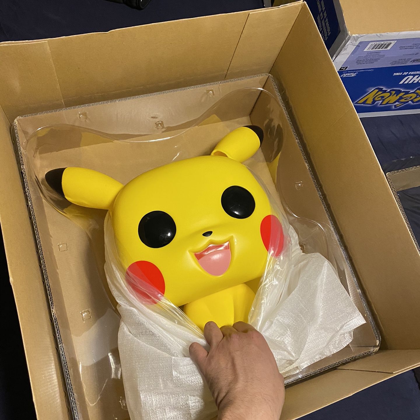 Pikachu FUNKO POP 18 inch (New-other)