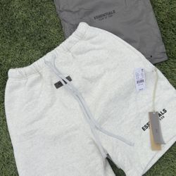 Essentials Shorts 