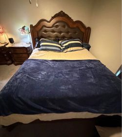 California king wooden bedroom set