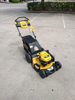 DeWalt 196cc Self-Propelled RWD Lawn Mower