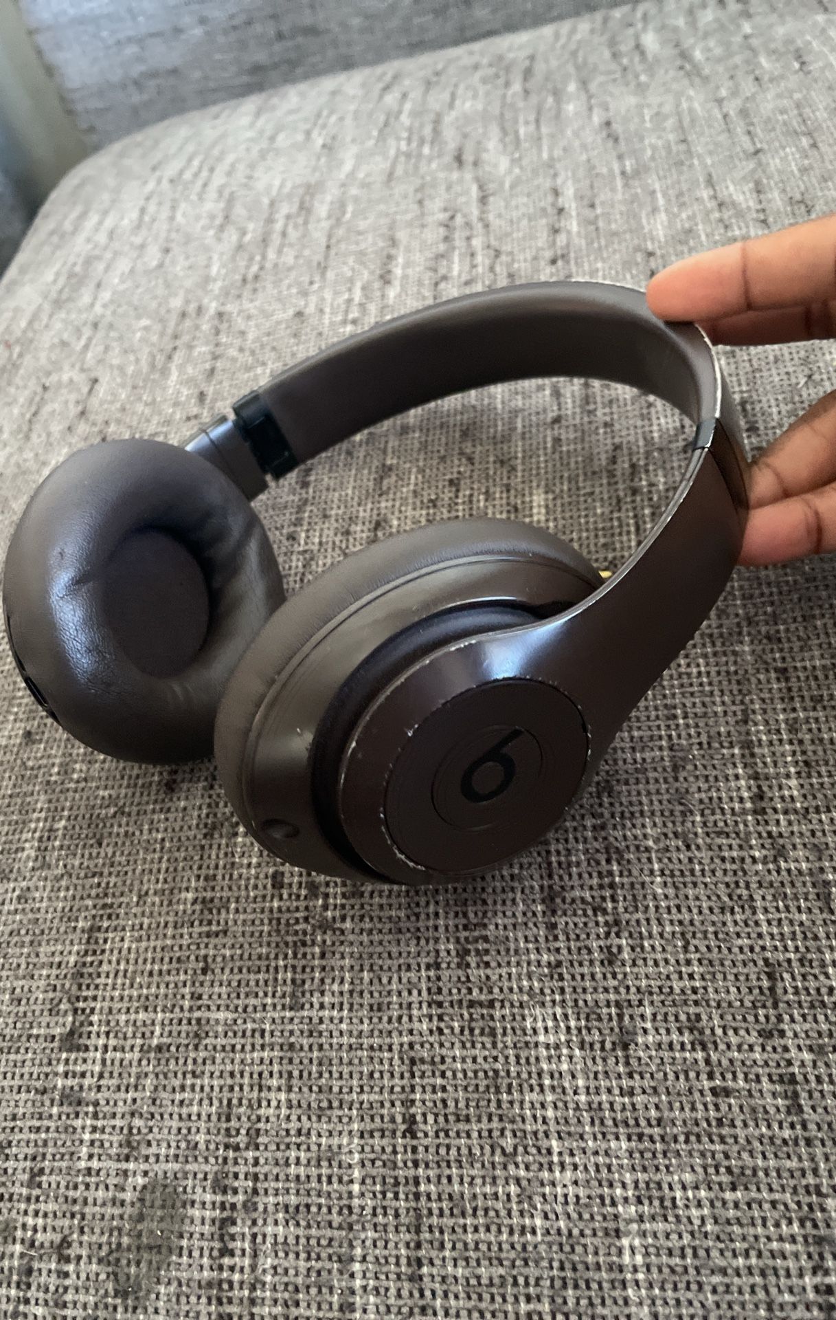 Beats Pro. Brown