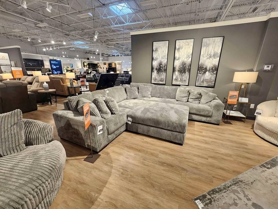 NEW▪️▪️$10 Down Payment Finance 🔻 Lindyn Gray 5 Piece Velvet Sectional and Ottoman ▪️# Sofa # Loveseat # Couch # Sectional Options Available