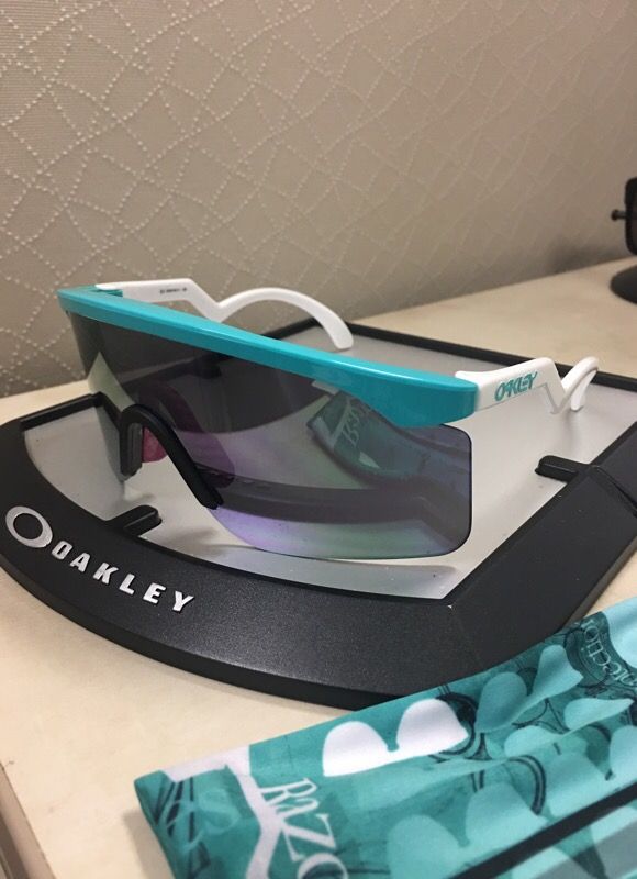 Oakley razorblades