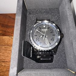Nixon Diplomat SS watch