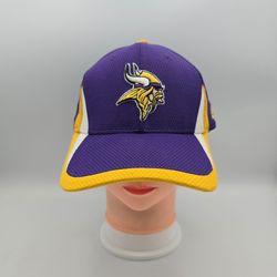 New Era 39THIRTY Minnesota Vikings Fitted Hat M/L. 8