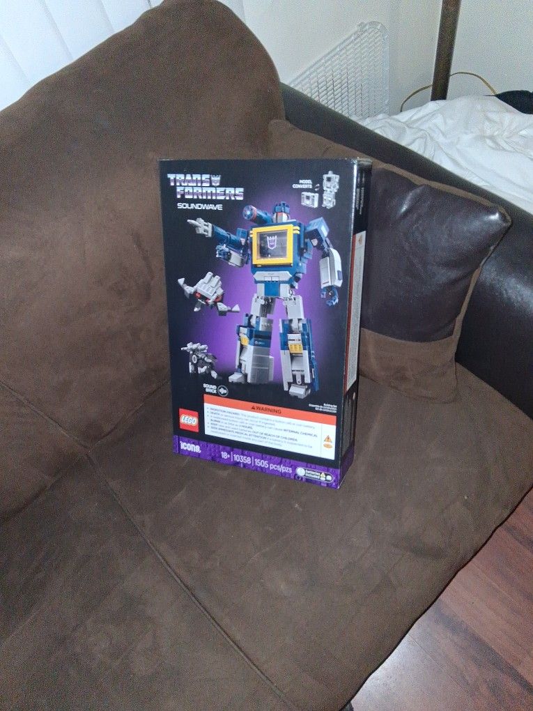 Legos Transformers (Soundwave)