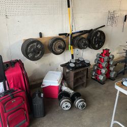 Multi family Garage Sale 1-3 May