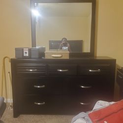 Dresser Set 