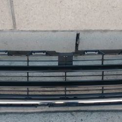 2014 2015 2016 TOYOTA HIGHLANDER FRONT LOWER BUMPER GRILLE OEM USED 53112-0E120