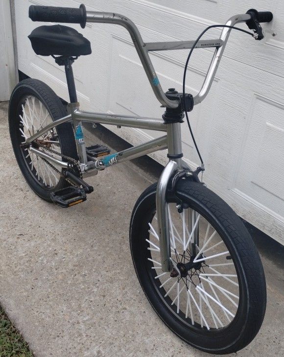 (YES IT'S STILL AVAILABLE) 20" Mongoose Legion • 40 BMX Bike 