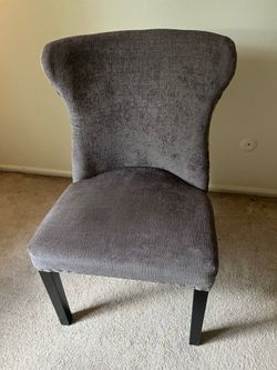 Elegant Lavender-Grey Accent Chair – Unique Damask Back