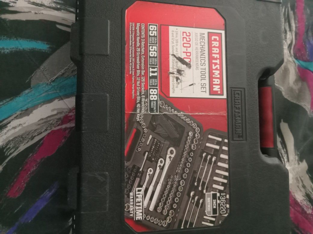 Brand NEW Craftsman 220 Pc. Mechanic Tool Set
