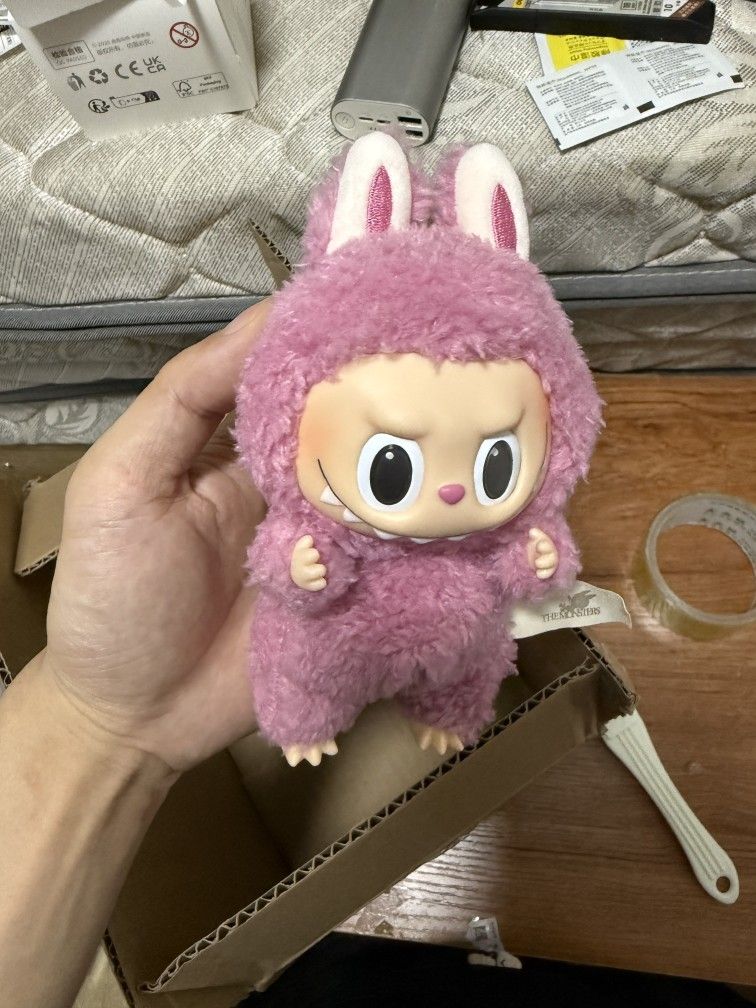 Brand new authentic Pop mart labubu LV1 macaron series dolls
