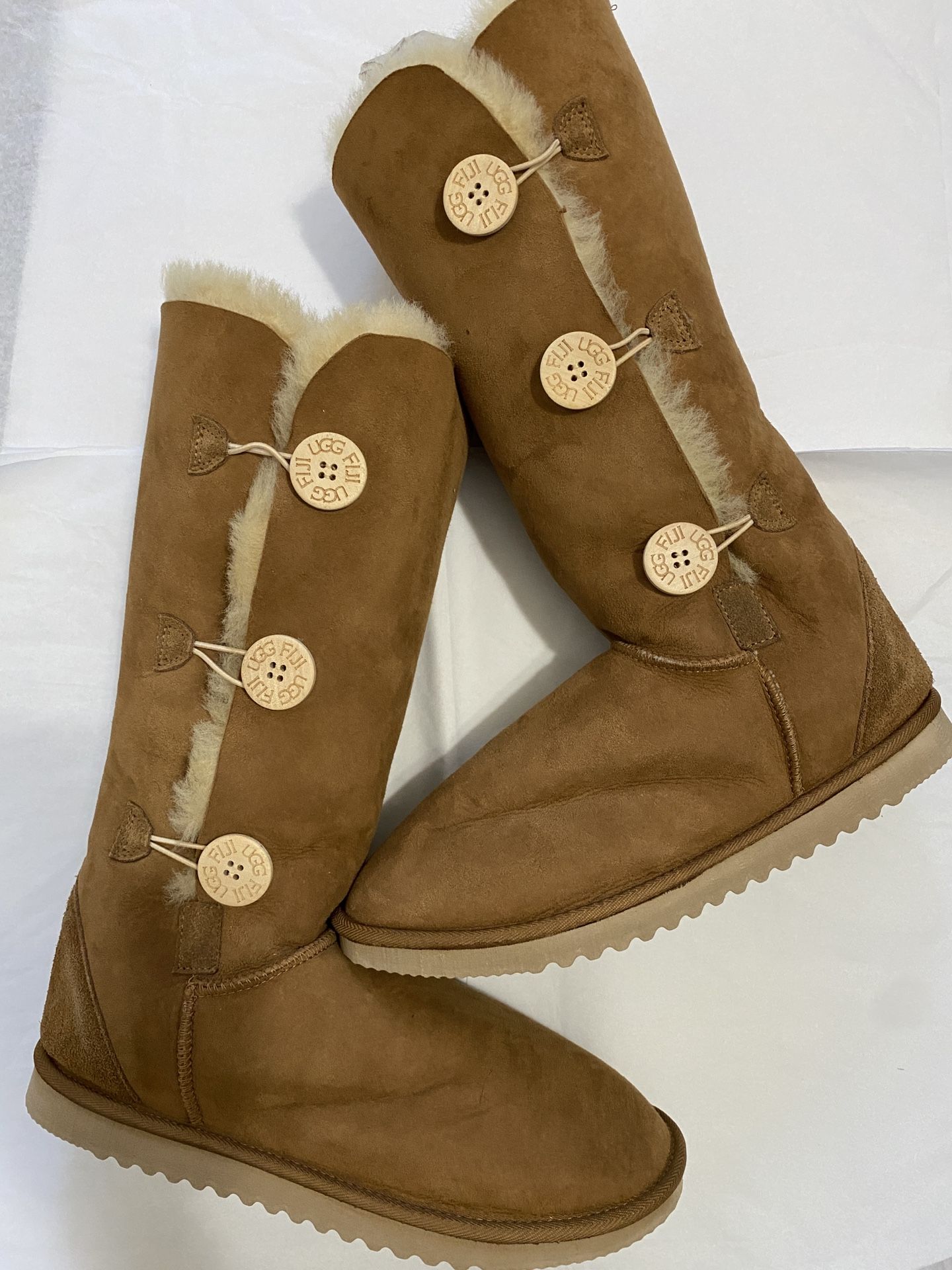 UGG Original Australian Boots(size 9)