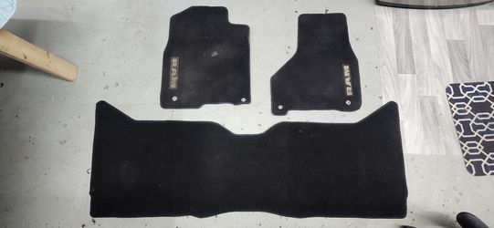 Ram 1500 /2500 Floor Mats