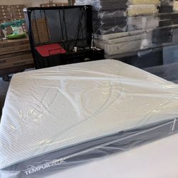 SALE 💥 King Mattress Tempurpedic ProAdapt Medium 💥