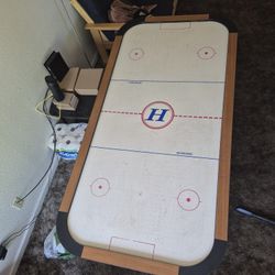 WORKING Vintage Air Hockey Table