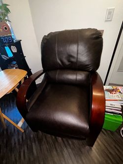 3-seat sofa and a matching reclining chair and small table