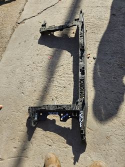 Hyundai Elantra radiator support Oem
