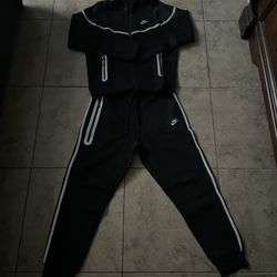 Reflective Black Nike Tech Fleece Tracksuit
