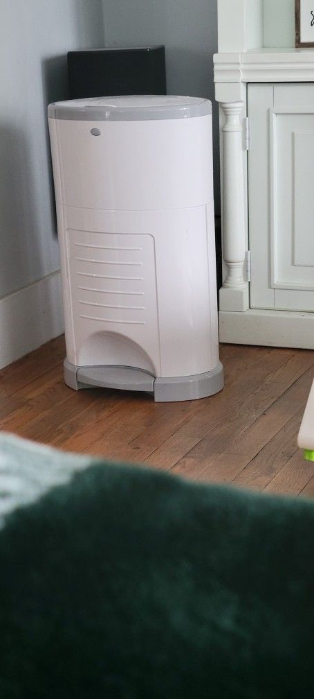 Dekor Diaper Pail Bags Not Included