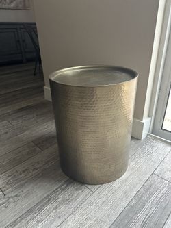 NEW Round Decorative Table 