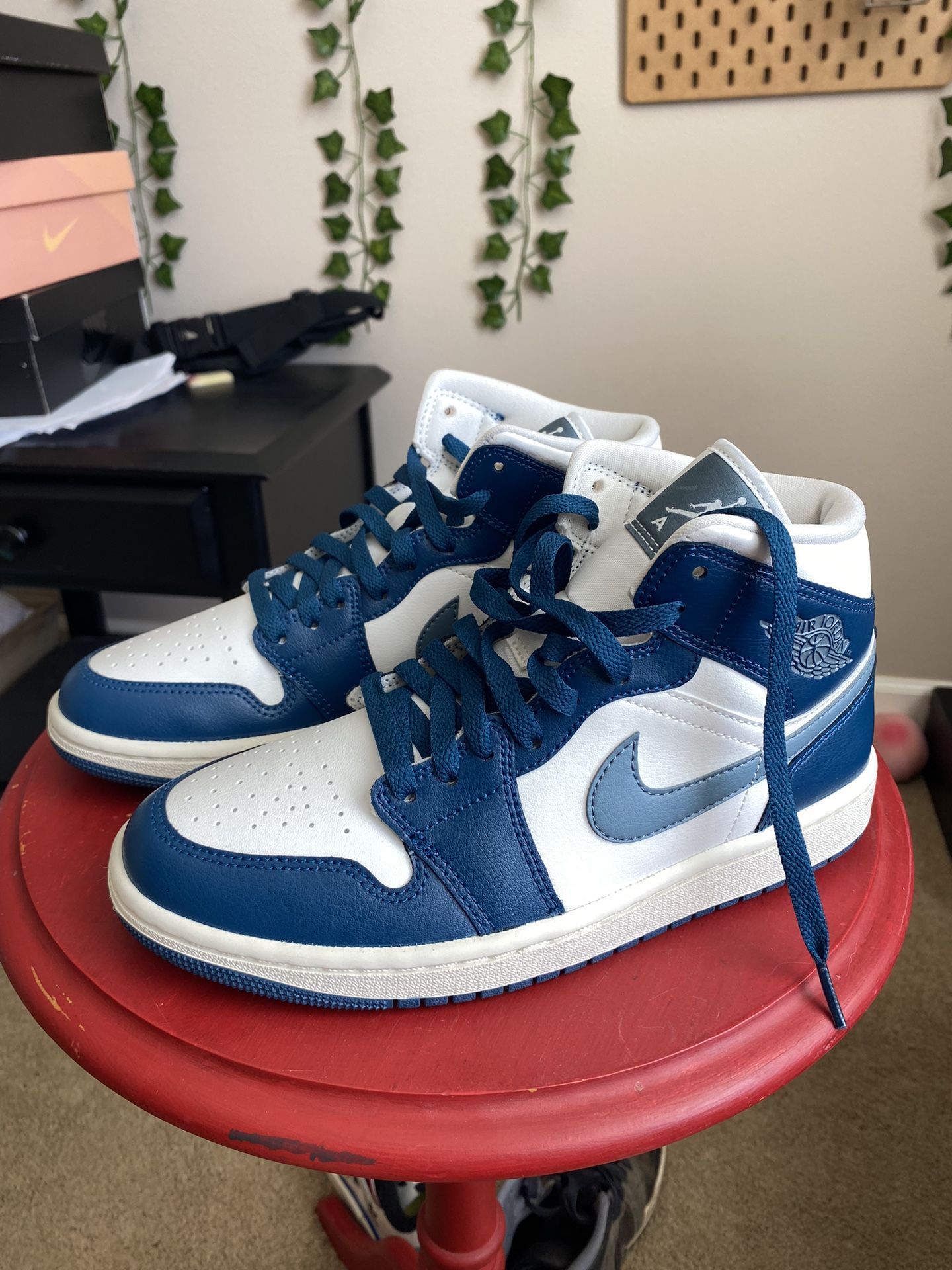 Jordan 1 Mid