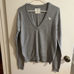 Abercrombie & Fitch Womens Size Small Grey V Neck Long Sleeve Sweater